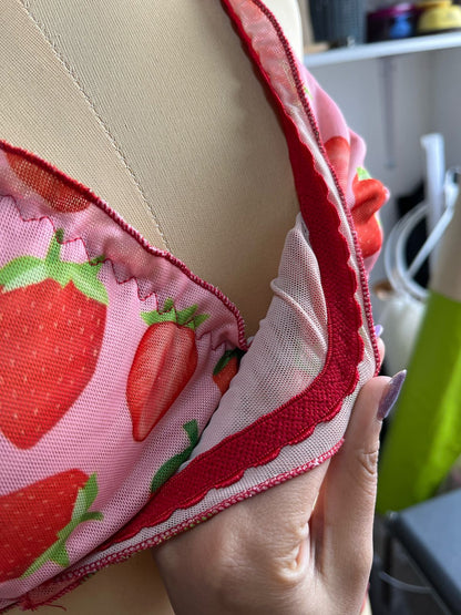 STRAWBERRY LOVERS CONJUNTO INTIMO