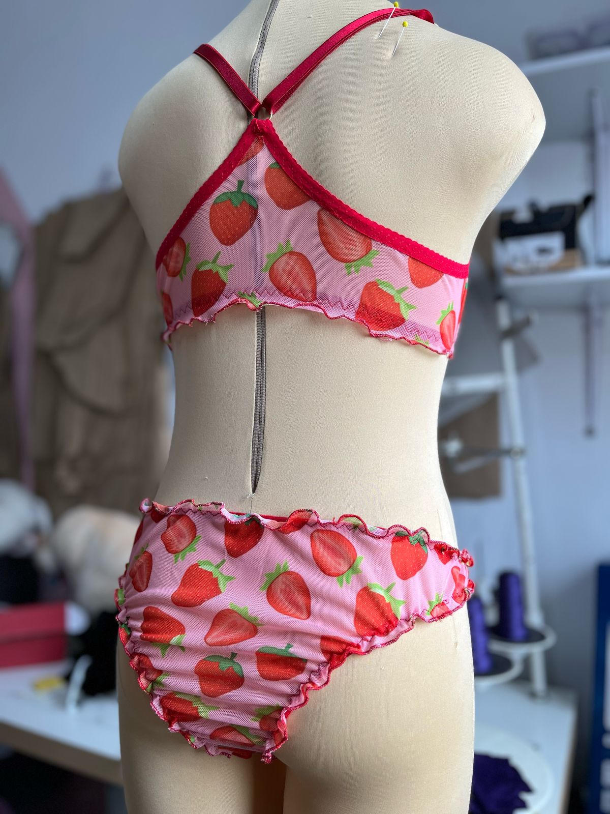 STRAWBERRY LOVERS CONJUNTO INTIMO